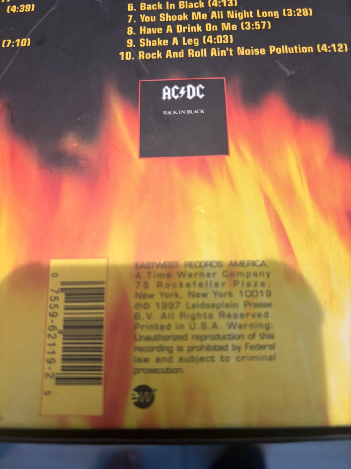 AC/DC "BONFIRE" 4 DISC BOX SET 1997- Sticker/Tattoo/Key Chain /Guitar Pick Rock