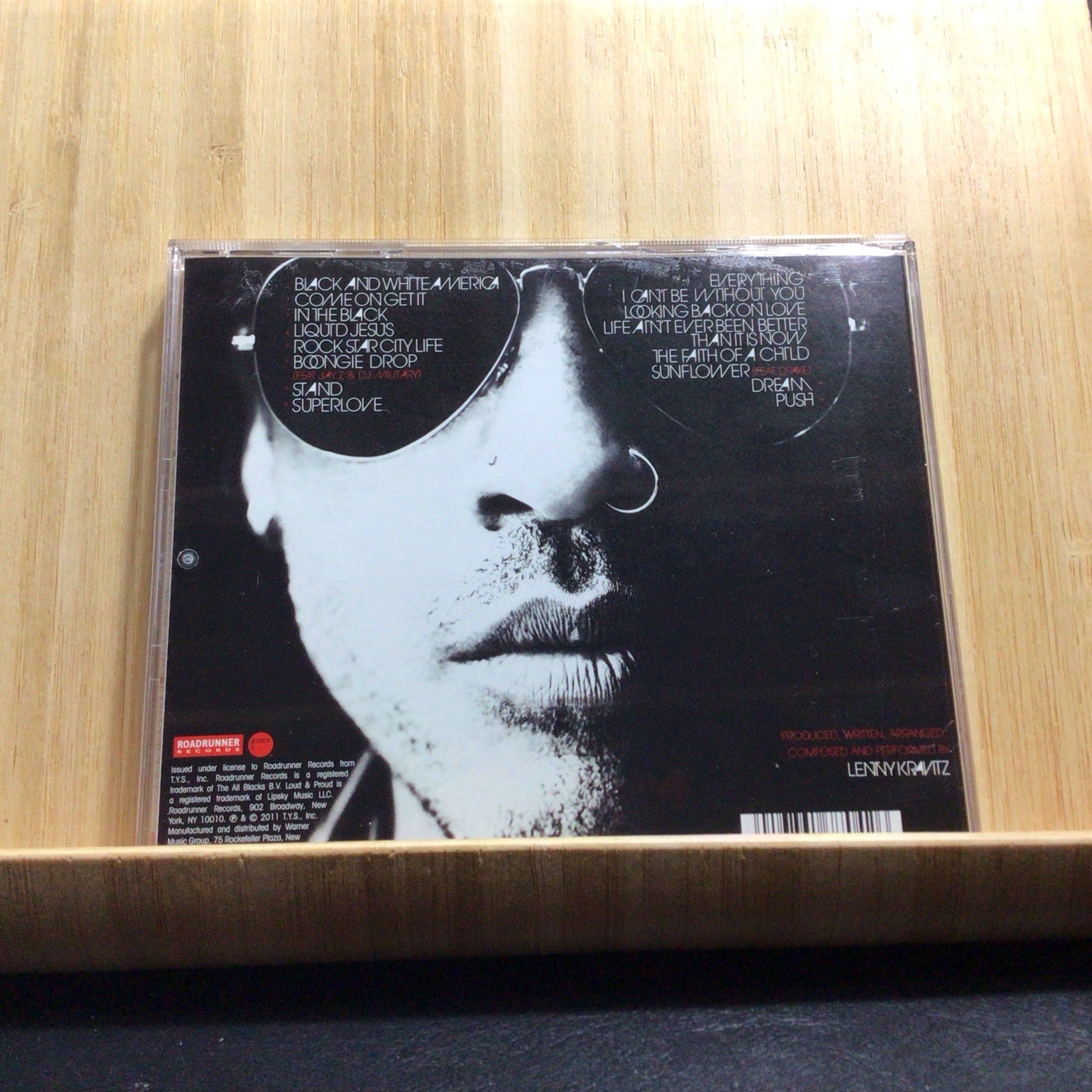 LENNY KRAVITZ - Black & White America