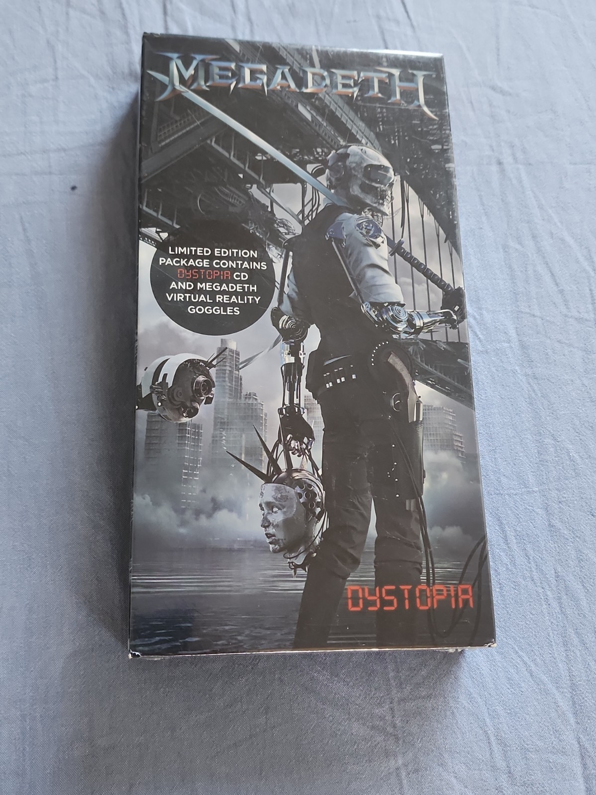 Megadeth - Dystopia Limited Edition CD & Virtual Reality Goggles NEW Sealed
