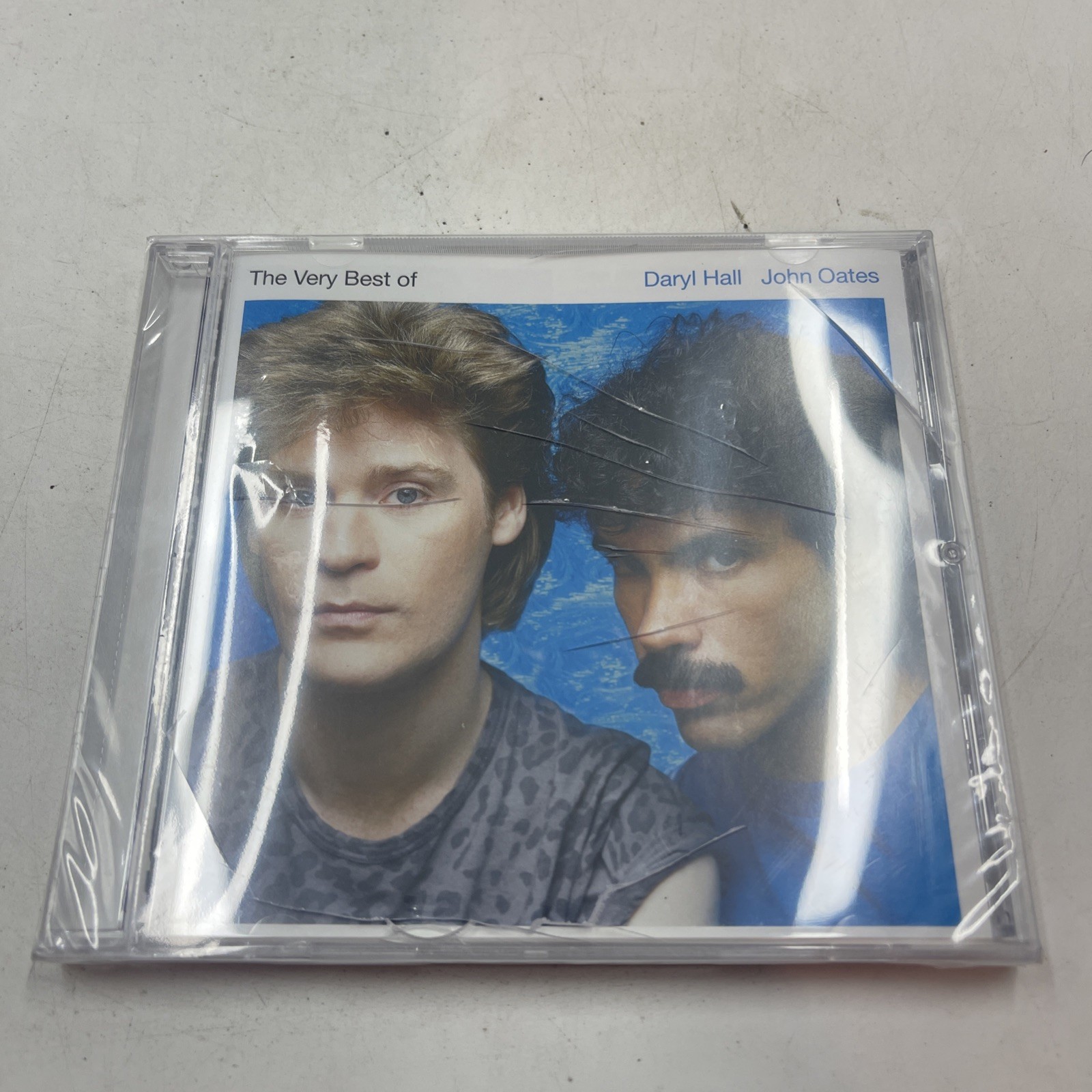 Hall & Oates - The Very Best Of Daryl Hall and John Oates [New CD] Cracked Case