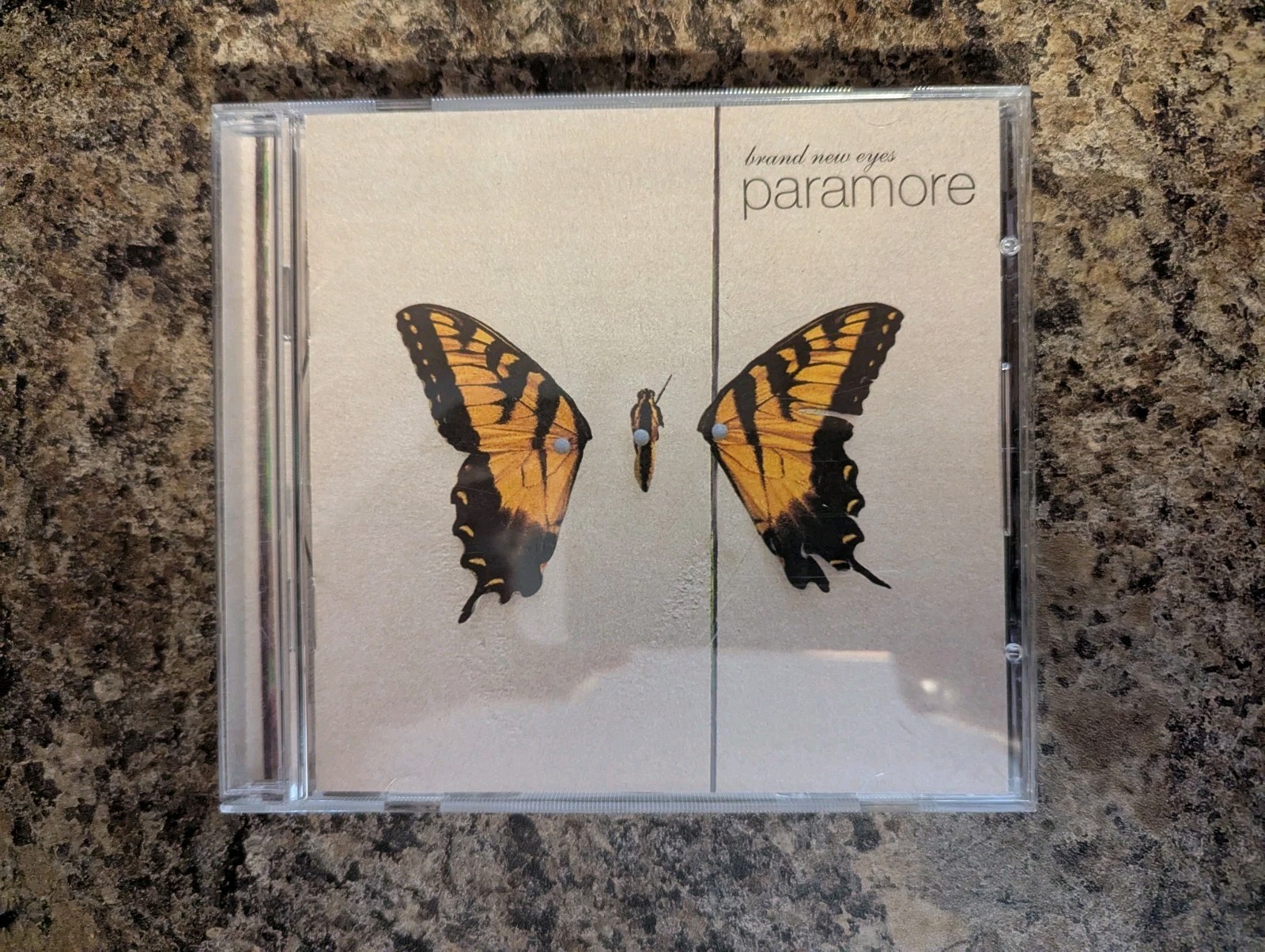 Paramore - Brand New Eyes Cd Rock Alternative Cd/Artwork=EX