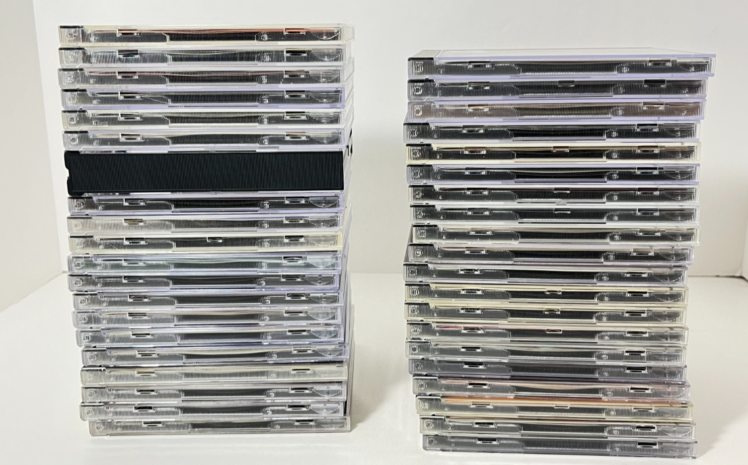 Vtg Lot 40 CD Mixed Music, See List 70-90's Elvis ,Elton, Diamond, Beatles++