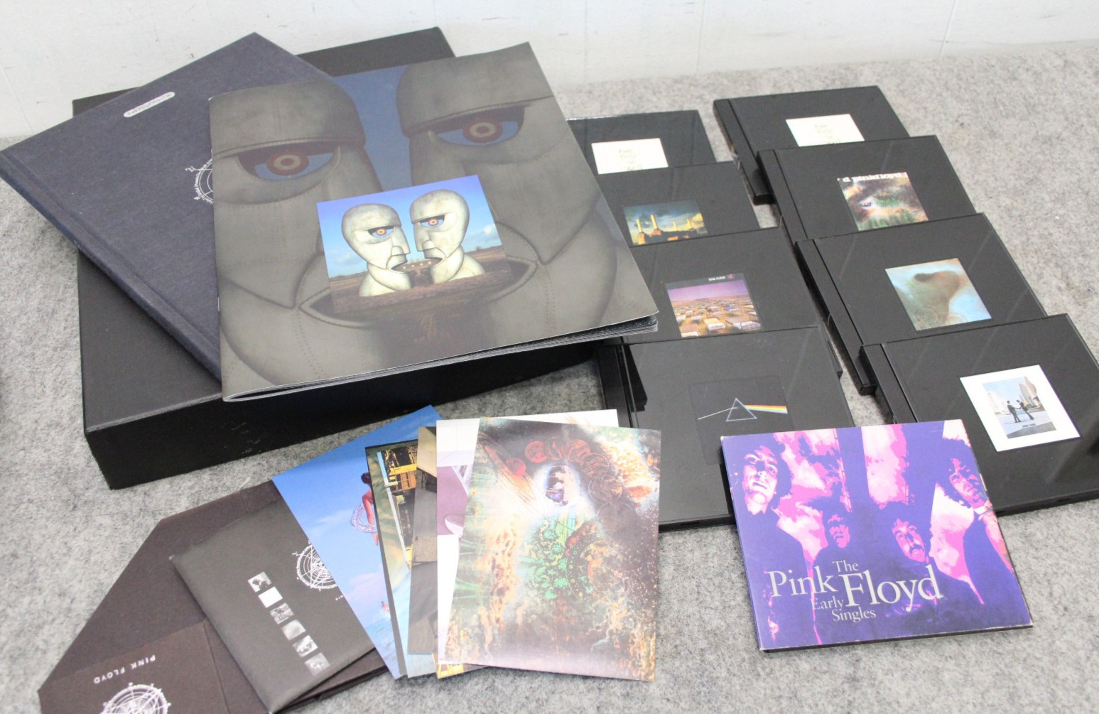 Pink Floyd Shine On 8 CD Box Set 100% COMPLETE postcards, books, bonus disc