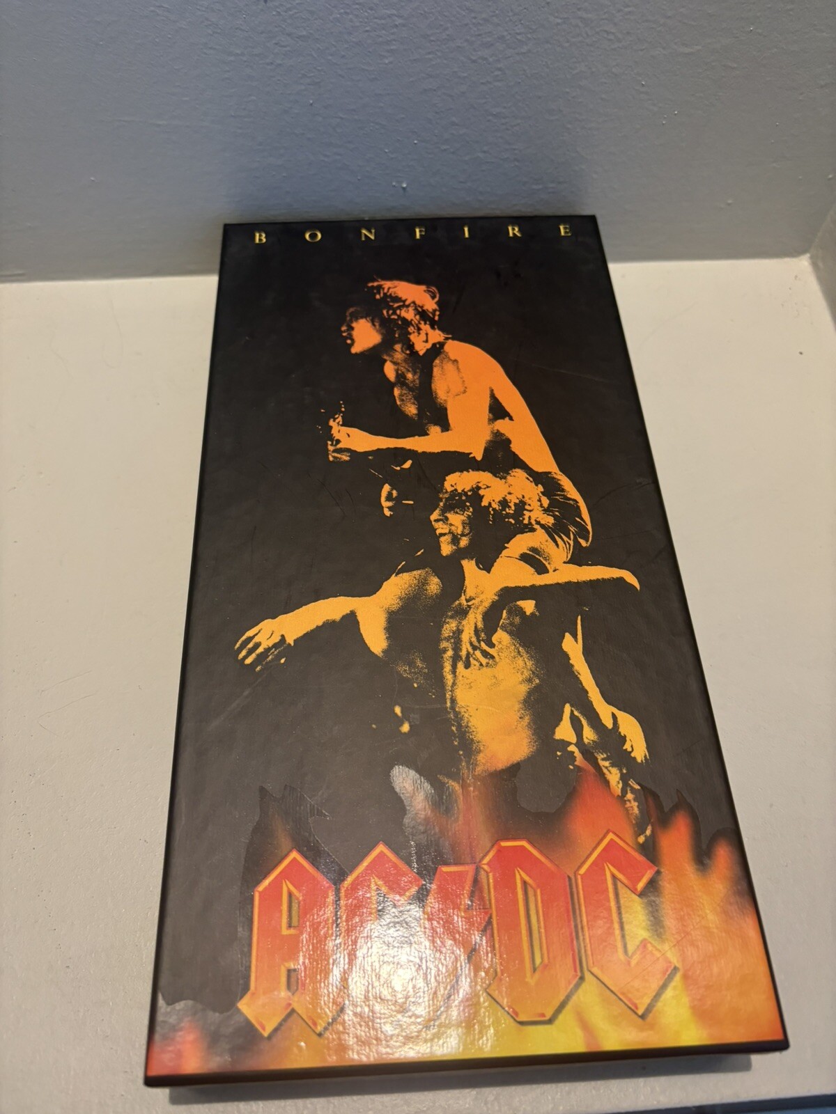 AC/DC "BONFIRE" 4 DISC BOX SET 1997- Sticker/Tattoo/Key Chain /Guitar Pick Rock