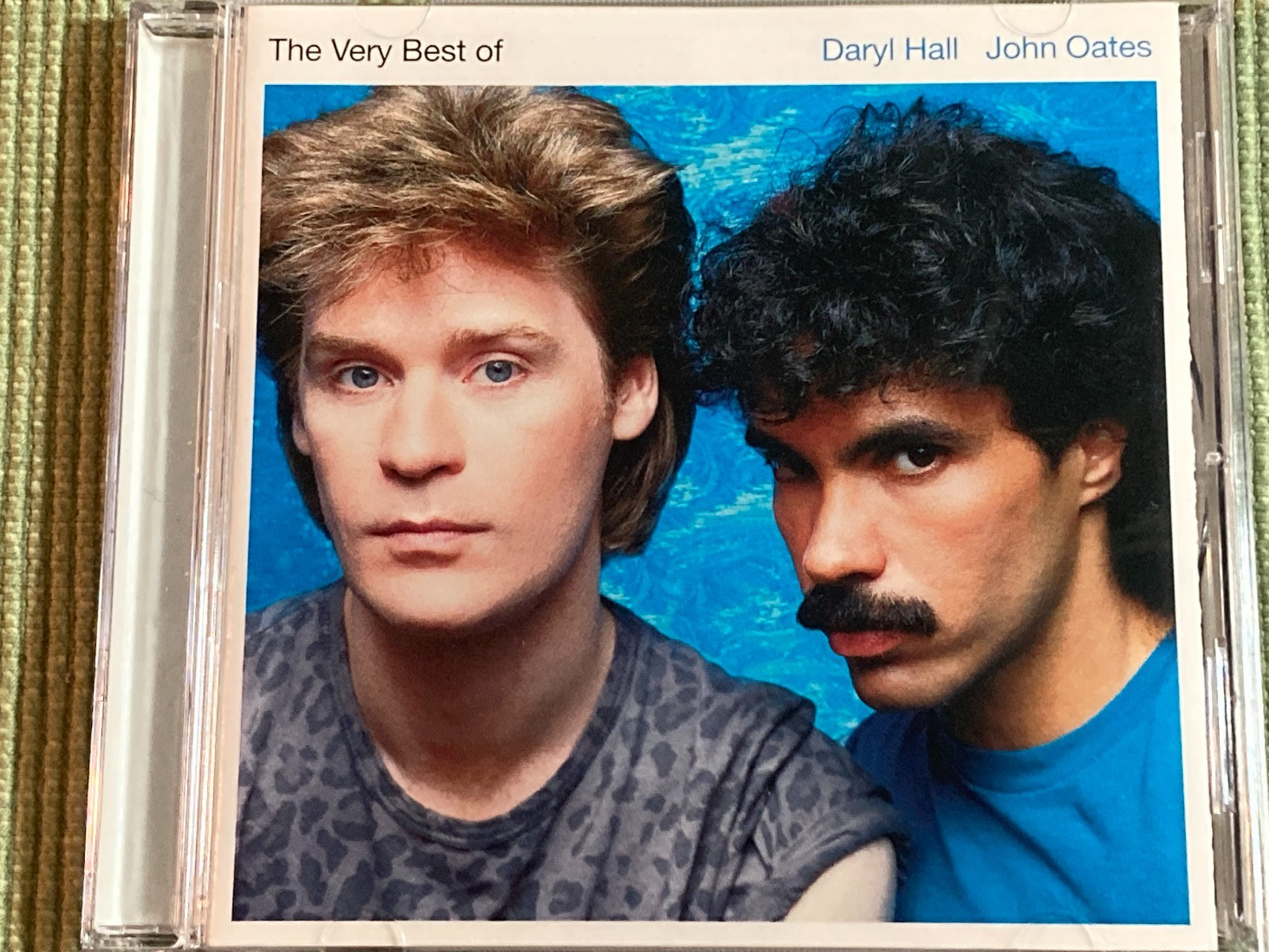 DARYL HALL & JOHN OATES THE VERY BEST OF 18 TRACK CD FREE SHIPPING