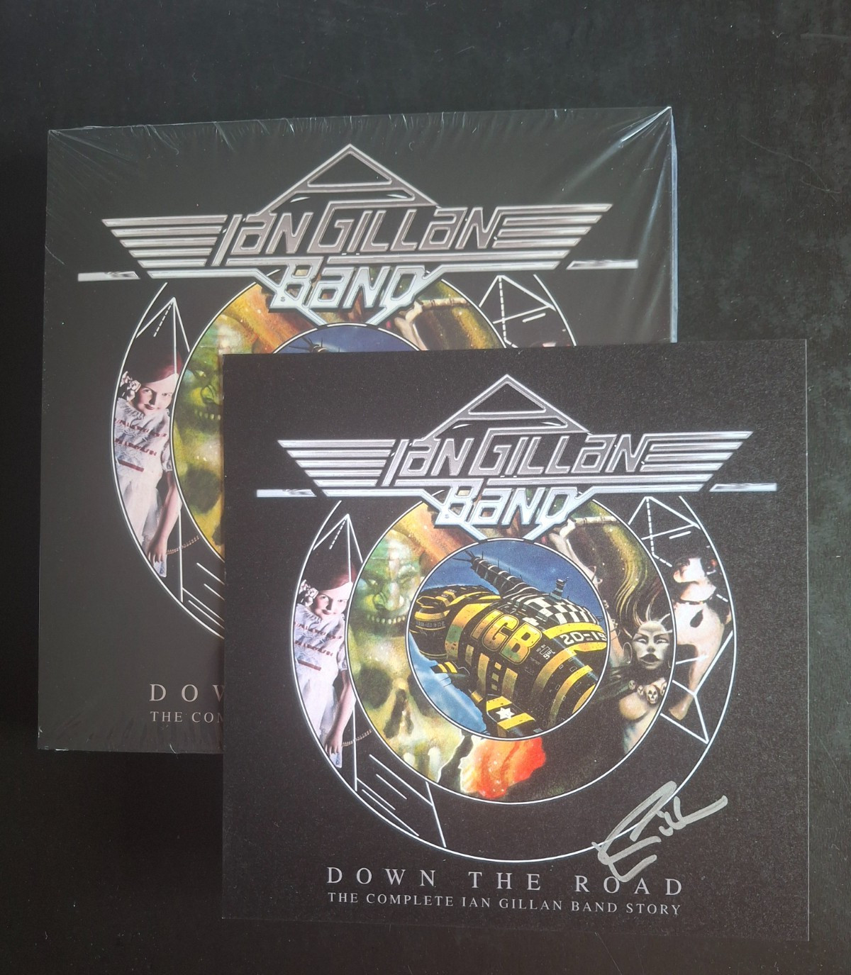 GILLAN/ IAN GILLAN BAND DOWN THE ROAD 8 X CD BOX SET & SIGNED/AUTOGRAPH PRINT