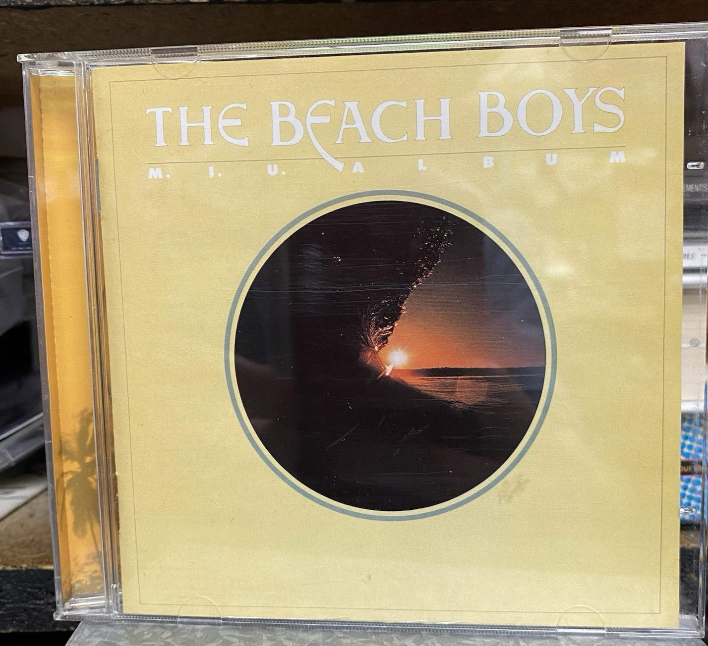 BEACH BOYS - CD : M.I.U. and the L.A. Album - 2 ALBUMS ON 1 CD (CAPITOL) VG+ CDN