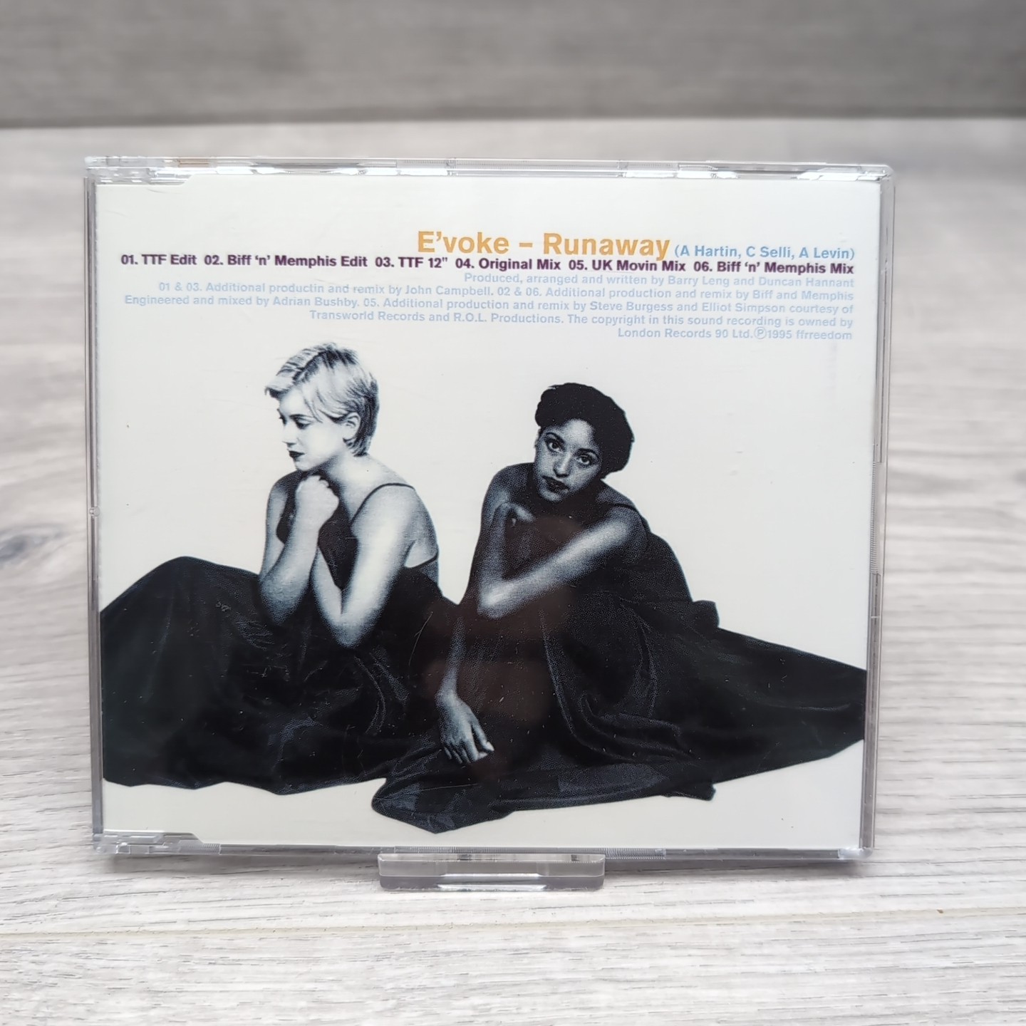 E'voke - Runaway - CD Single - 1995 Ffreedom Records - Very Good Condition