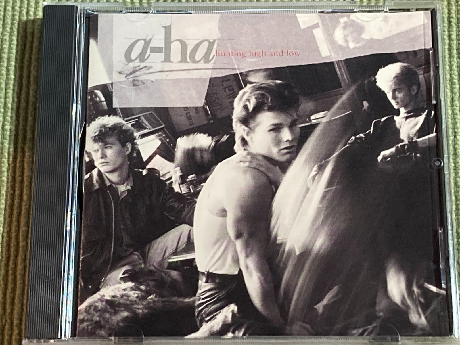 A-HA HUNTING HIGH AND LOW 10 TRACK CD FREE SHIPPING