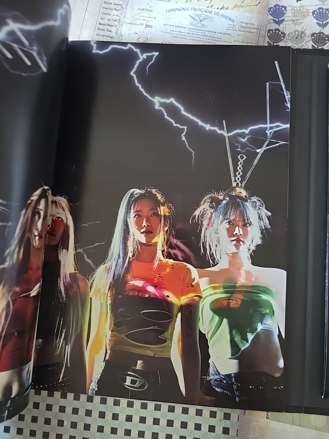 LE SSERAFIM-CRAZY- 4th Mini Album-Vol.1 Thundering Cedar Complete W Book Poster