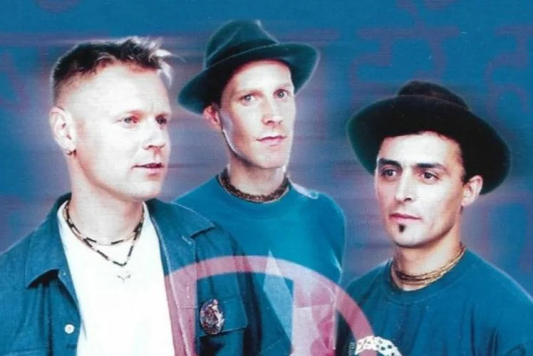 Indies metidos a monjes