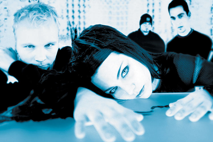 Evanescence arrasan en las listas