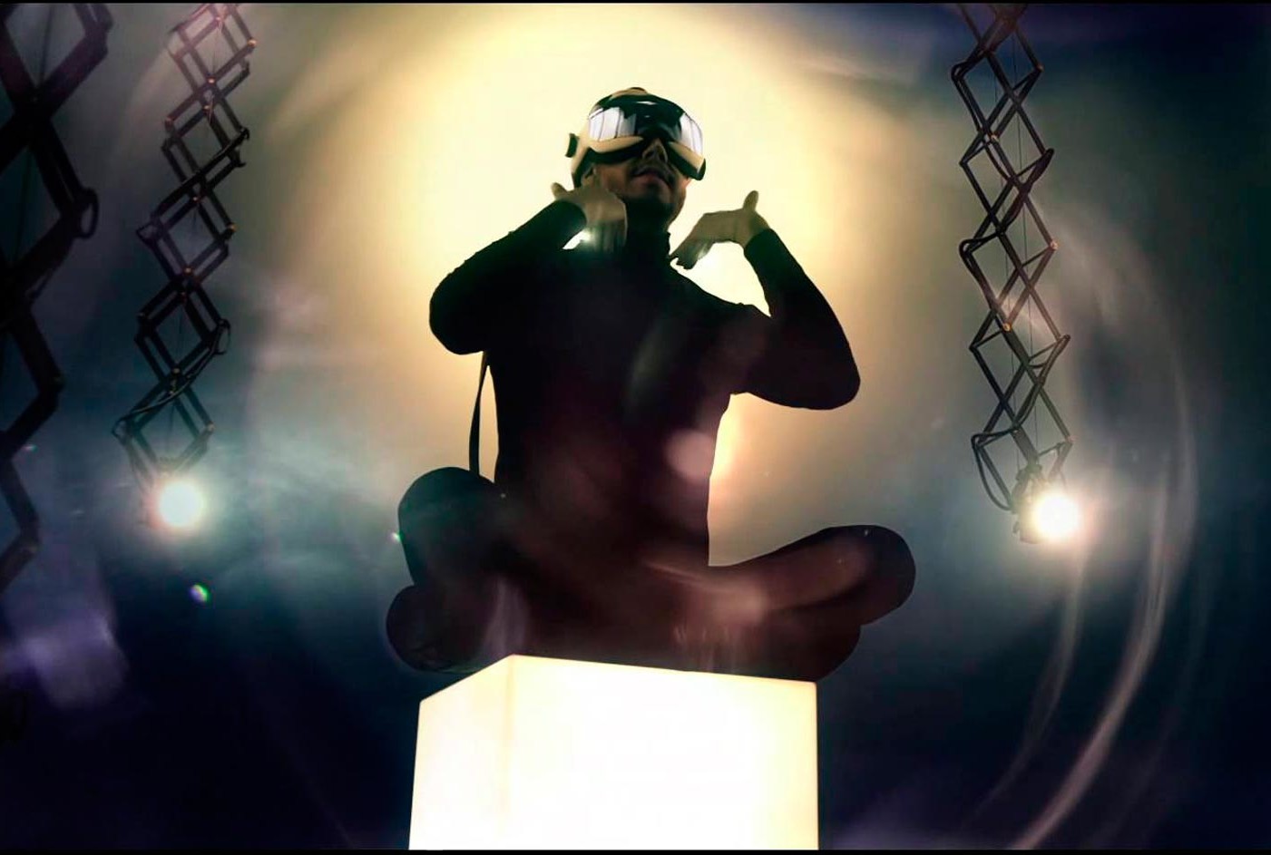 Videoclip para "La fiesta universal"