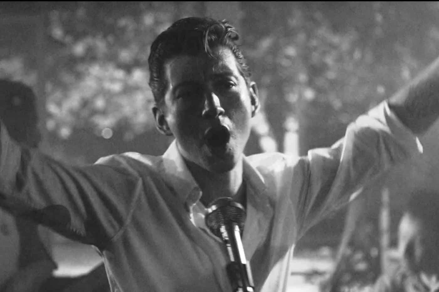 Arctic Monkeys, más clásicos que nunca en su nuevo clip