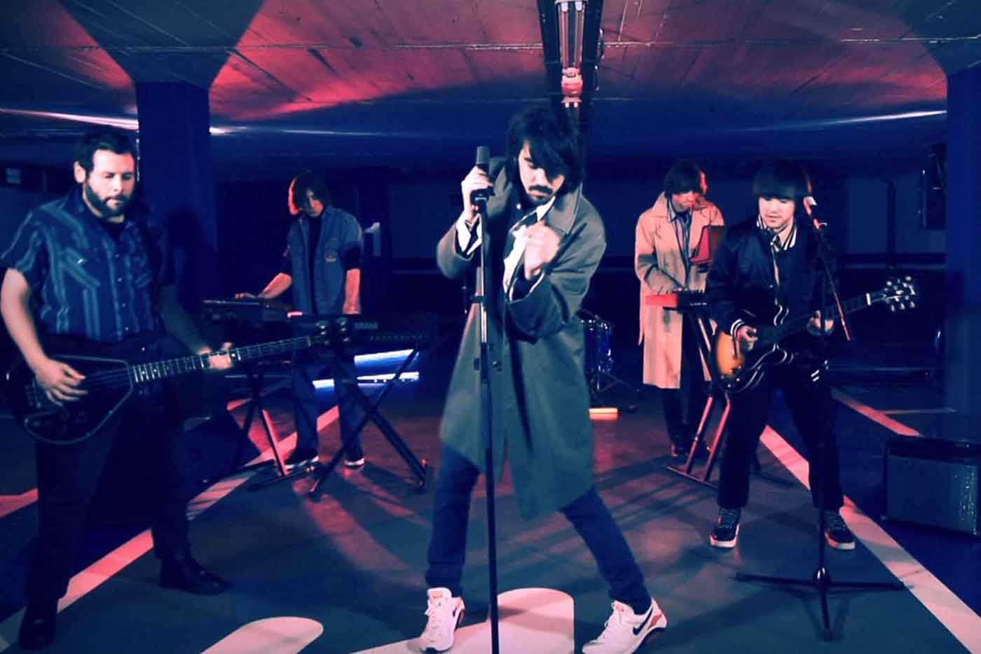 Noni y Álex de Lori Meyers interpretan a Triana