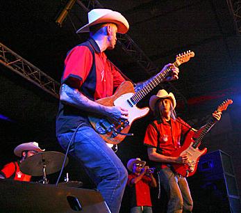 Los Coronas refrescan la noche sevillana