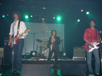 Atom Rhumba, amos y señores