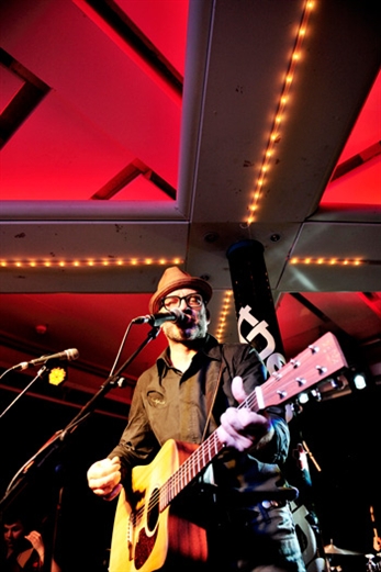 Victor Coyote, regresa a la escuela