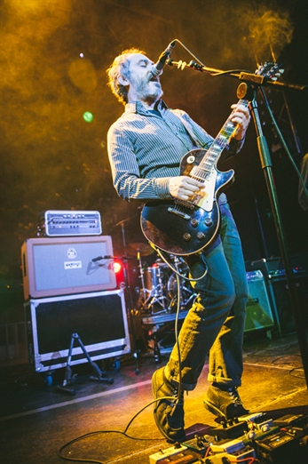 Chucho, tejiendo magia