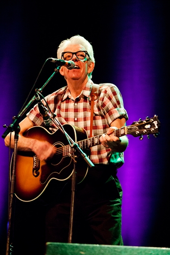 Nick Lowe, anfitrión perfecto