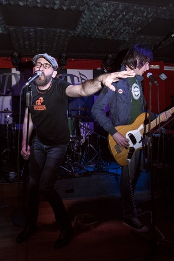 Demoscópica en Valencia con De Pirámide, Gris Gris y Retraseres