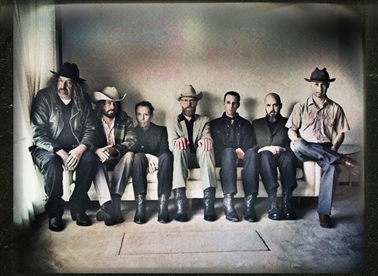 "Creemos en la fuerza de un espectáculo rock"