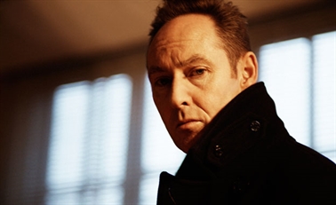 “No me tomo a mí mismo ni a los demás muy en serio, pero sí mi música”