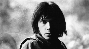 “Neil Young quería que no acabara nunca su biografía”