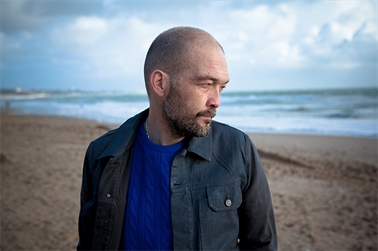 "La gente terminará acercándose a ti si susurras en vez de gritar"