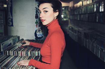 Russian Red y La Roux unidas por la red.