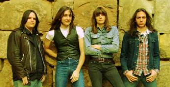 77 fichan por Listenable Records