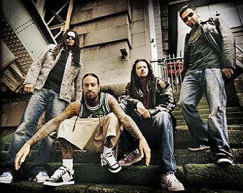 Korn fichan por Roadrunner Records