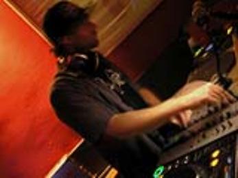 Puticlubvisual se presenta en el Patio de la Favorita de Gijón