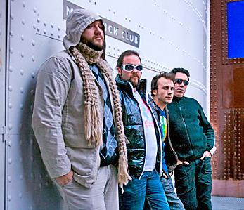 La granadina sala El Tren abre sucursal veraniega en la costa