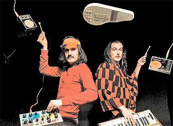 Décimo aniversario de Gruta ‘77, Ochoymedio e Intromúsica