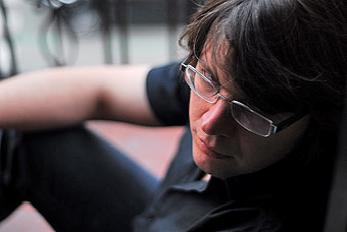 El Hijo se presenta en Depósito Legal