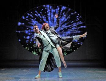 Els Joglars presentan 2036 Omena-G en Zaragoza