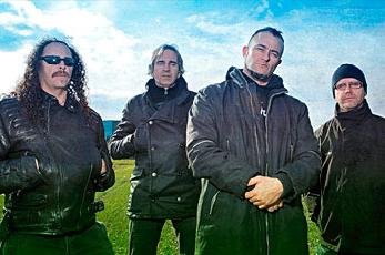 Koma alimentan el heavy metal más clásico