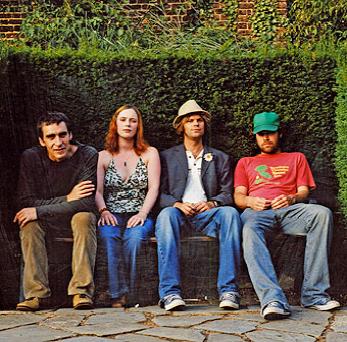 Cartel de lujo para el festival Plaça Odissea