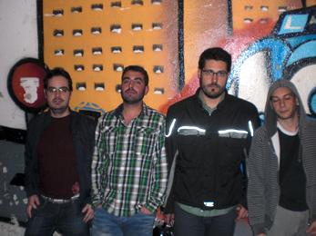 Three Alien Cats nuevo talento Ojeando