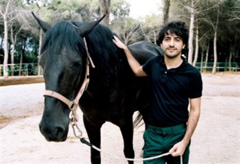 Peter Hook y el Guincho, este sábado en el festival Caravan