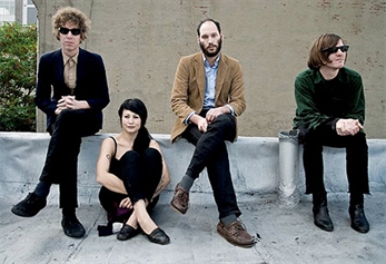 Crystal Stilts en Serrano 41