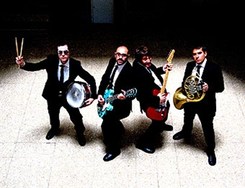 Clint presenta nuevo disco