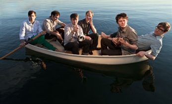 Escucha íntegro el nuevo trabajo de Beirut