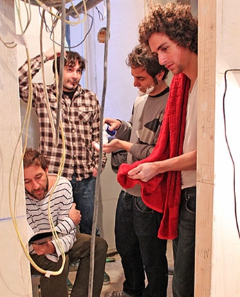 Fira Fem fichan por Aloud Music