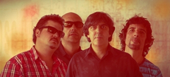 Escucha lo nuevo de José Casas y la Pistola de Papá