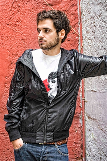 Willy Naves inicia su gira acústica