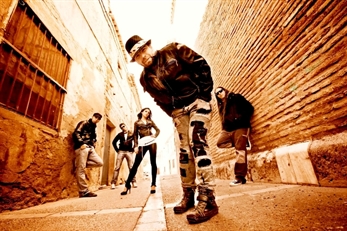 Insolenzia: dos de tres