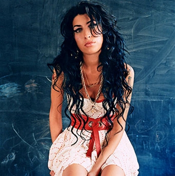 Un excesivo consumo de alcohol acabó con Amy Winehouse