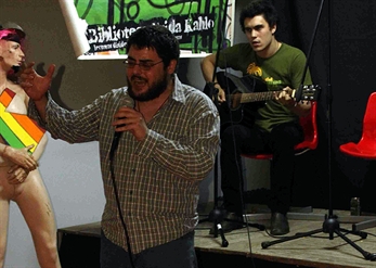 Julio Donoso presenta con música su libro en el CSL Pantera Rossa